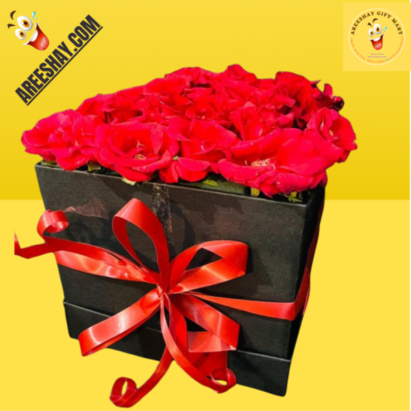 BEAUTIFUL SQUARE RED ROSES BOX