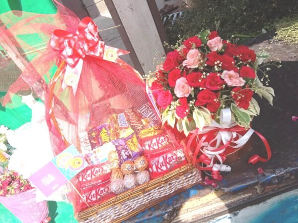 CHOCOLATE GIFT BASKET WITH FRESH FLOWERS BOX